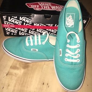 Vans Authentic Lo Pro shoes in Ceramic/True White